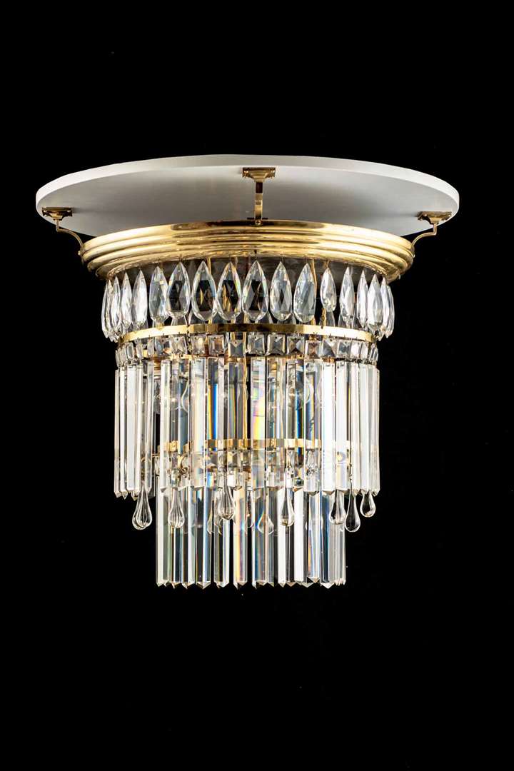 IMPOSING CEILING LAMP